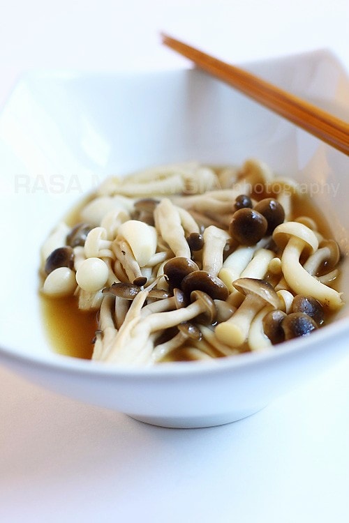 Beech Mushrooms recipe - I love mushrooms as they are one of the healthiest foods to eat, plus they are low in calories and are often organically grown. | rasamalaysia.com