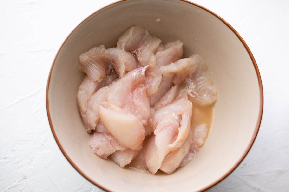 Marinate the fish in a small bowl. 