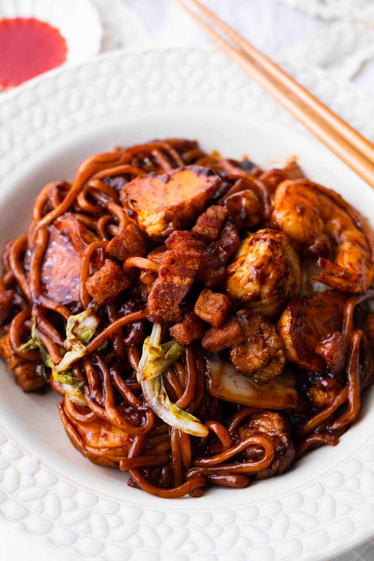 KL Hokkien Mee recipe served with sambal. 