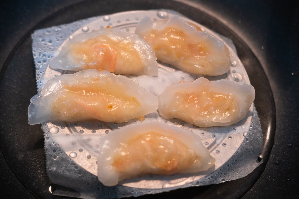 Vegetable dumplings (chai kueh) in a steamer. 