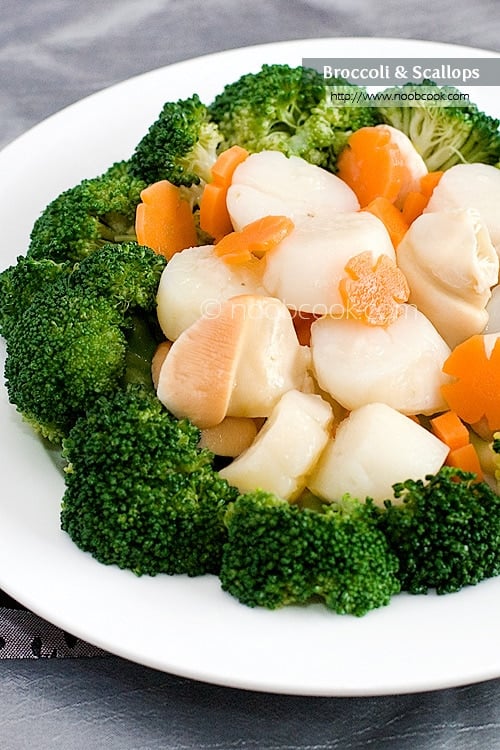 Broccoli and scallops is an easy Chinese vegetable recipe that is great for all occasion. Fresh broccoli with scallops in a sauce make it a great dish. | rasamalaysia.com