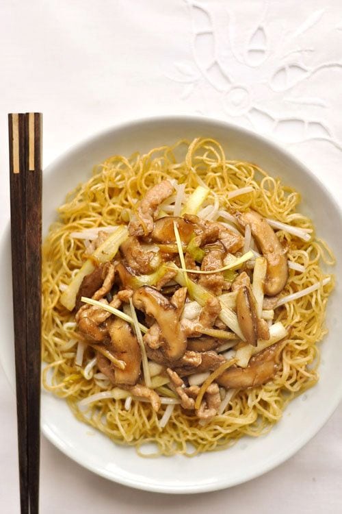 Pork Chow Mein is an authentic Chinatown-style Cantonese noodle recipe. The ingredients are fried crispy egg noodles, pork, vegetables and chow mein sauce | rasamalaysia.com