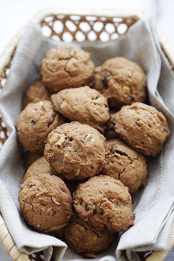 Crispy and crunchy chocolate chip cookies.