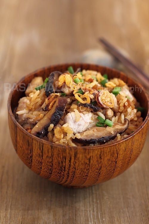 Yam rice is a savory rice dish made with yam (taro) and meat. Yam (taro) Rice is very delicious and an easy one-pot dish. | rasamalaysia.com