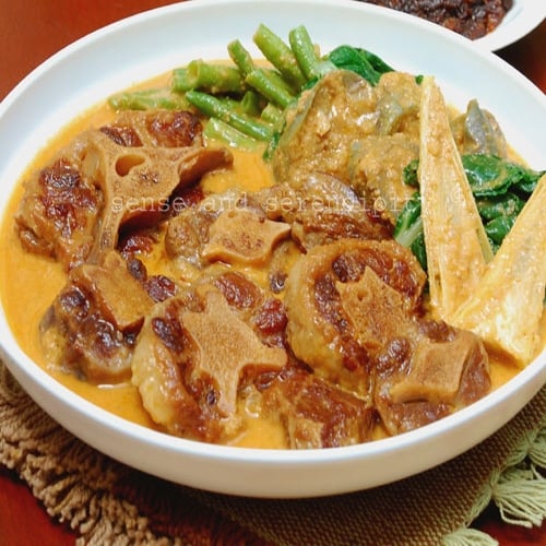 kare kare oxtail