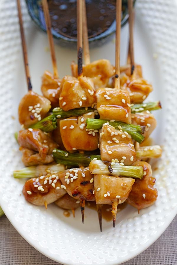 Easy and quick Japanese grilled chicken skewers.