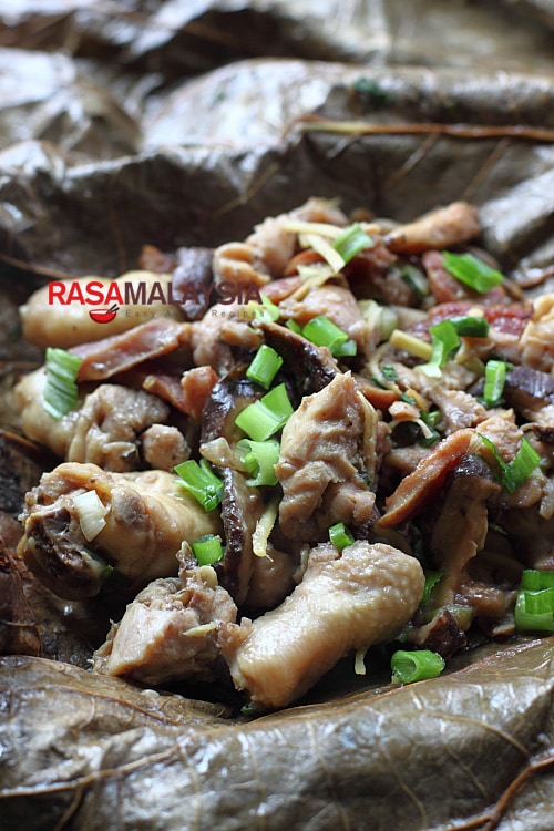 Steamed Chicken in Lotus Leaf – I love the earthy aroma lotus leaves impart to the dish, and most of all, I love it that the leaves retain the moisture and natural flavors of the ingredients. | rasamalaysia.com