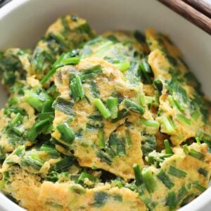 Garlic chives omelette in a bowl.