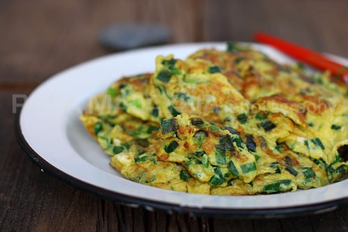 Chives Omelet Recipe | rasamalaysia.com