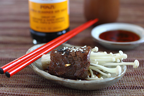 Easy Japanese beef rolls recipe with ponzu sauce. Made with Mizkan HONTERI Mirin and AJIPON Ponzu. | rasamalaysia.com