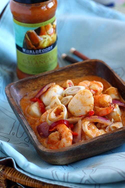 Thai Coconut Galangal Seafood recipe - This sauce is a blend of coconut milk spiced with galangal, lemongrass, tamarind and chilies. I used it to make a combination seafood dish, with shrimp, scallop, and squid. | rasamalaysia.com