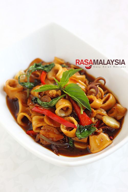 Three-Cup Squid - squid, ginger, garlic, sesame oil, soy sauce, rice wine, chili | rasamalaysia.com