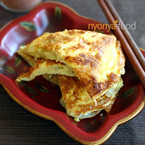 Cincaluk Omelet (Telur Dadar Cincaluk)