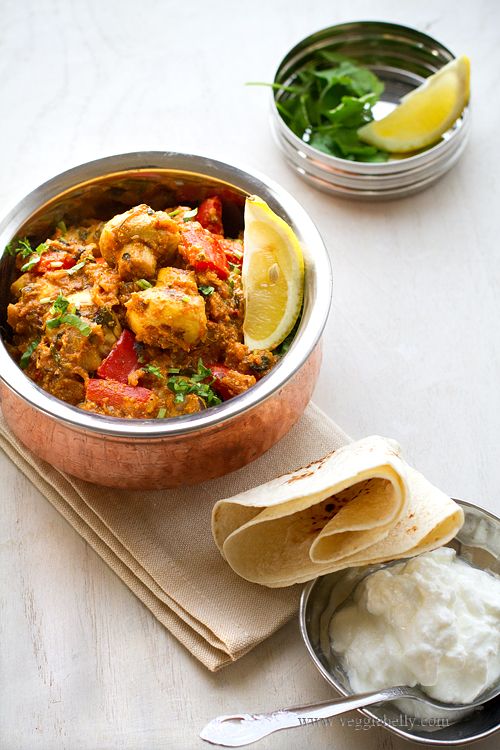 Mushroom Tikka Masala – The combination of fresh mushrooms and the treasure trove of exotic spices plus heavy cream is simply delicious. | rasamalaysia.com