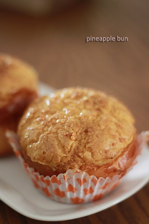 Pão de ananás (pão de forma de polo) é muito popular na Ásia. Pão de ananás fácil (pão de ananás/菠蘿包) receita que se pode experimentar em casa. O pãozinho de pólo é saboroso e estaladiço. | rasamalaysia.com