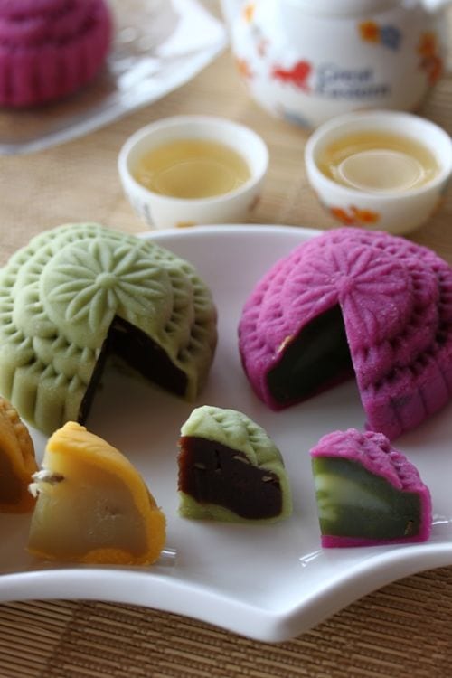 Snow skin mooncake or crystal mooncake is a non-baked mooncake with a soft and chewy texture. It is eaten chilled best eaten with a cup of hot Chinese tea. | rasamalaysia.com