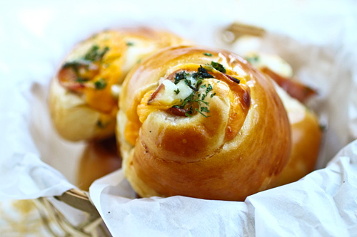 Easy and the best ham and cheese rolls, ready to serve.