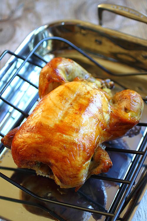 Chinese roast chicken recipe. Flavorful, juicy, and absolutely mouthwatering, and it's quick and easy to make for the entire family! | rasamalaysia.com