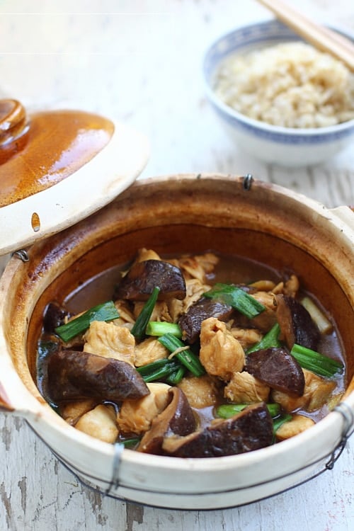 Easy and delicious homemade Chinese clay pot chicken with mushroom in brown gravy.
