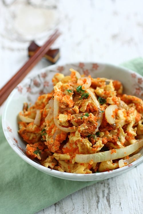 Japanese omelet with onions, fish roe and Japanese sauce and seasonings.