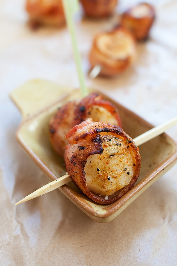 Easy and delicious bacon and scallop skewers appetizer.