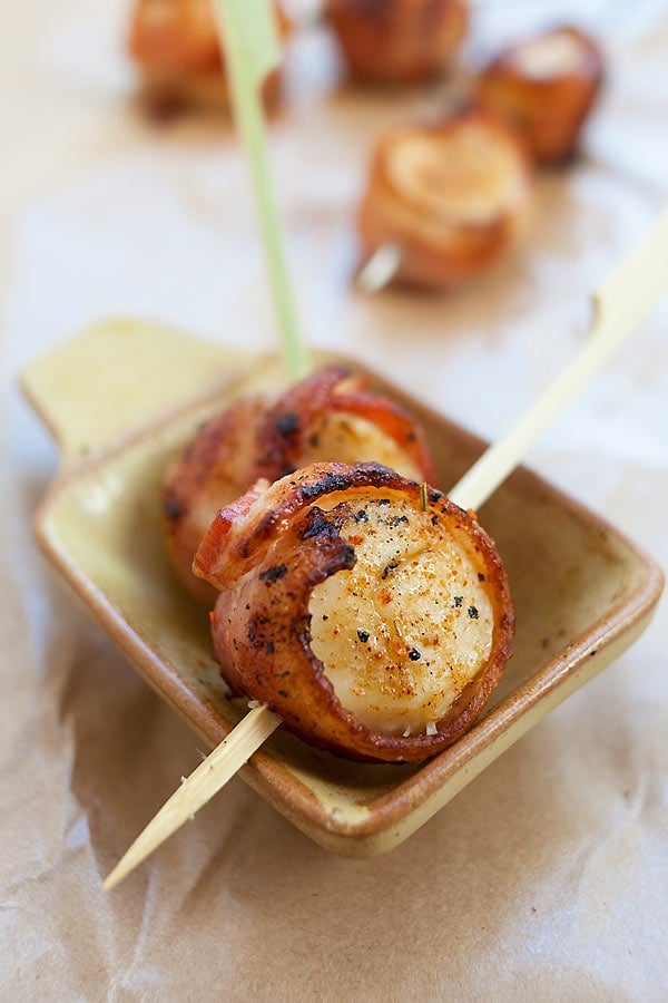 Simple bacon wrapped scallops grilled appetizers.