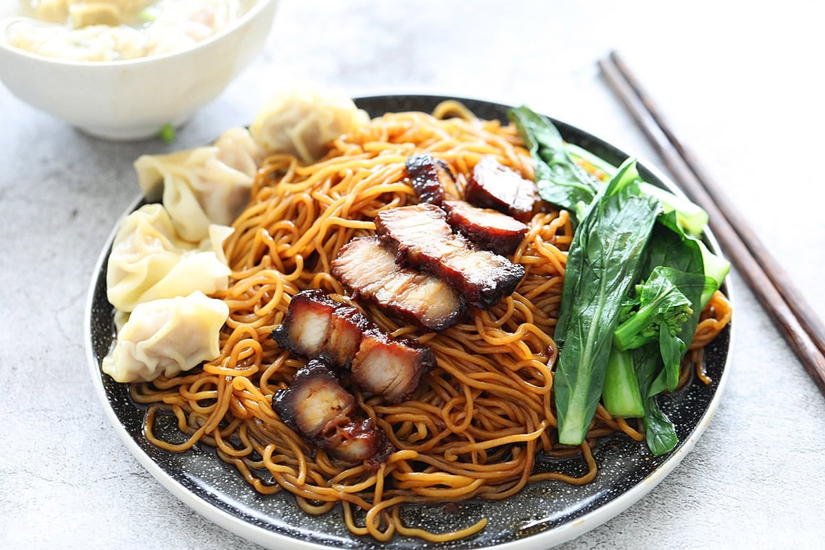 Wonton mee served with char siu, wontons, choy sum, and soup. 