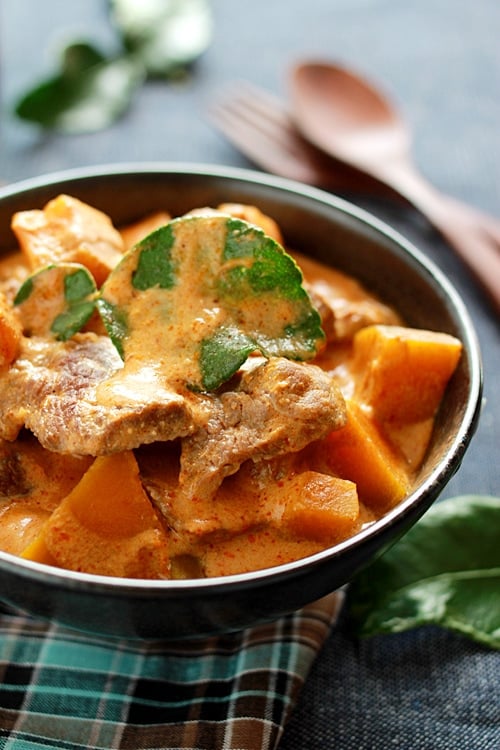 Easy and delicious homemade Thai-style beef curry made with pumpkin.