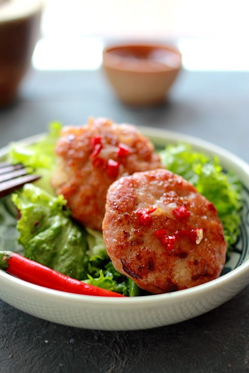 Easy and quick homemade chicken sausage lettuce wraps, ready to serve.