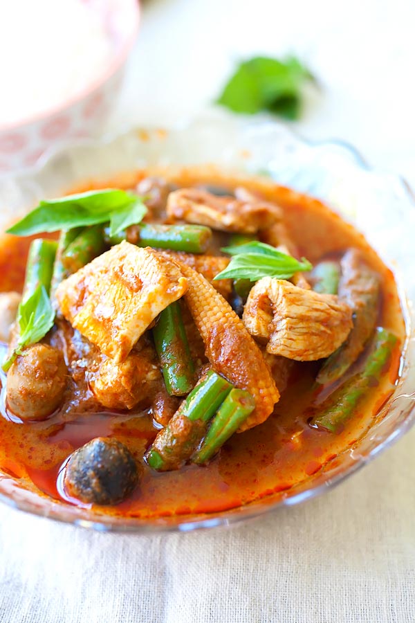 Easy homemade Thai jungle chicken without coconut milk, served in a bowl.