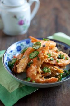 Salt and Pepper Shrimp (Easy Chinese Recipe) - Rasa Malaysia