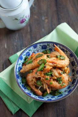Salt and Pepper Shrimp (Easy Chinese Recipe) - Rasa Malaysia