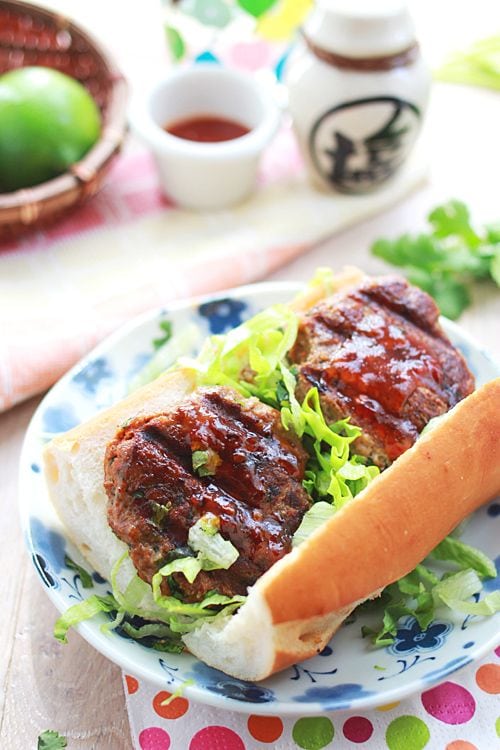 Thai Chili Beef Burger – Thai Chili Beef Burger. Try this and you might want to make it every day! | rasamalaysia.com