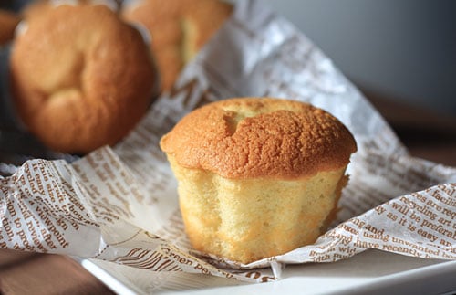 Traditional Steamed Ji Dan Gao / Kueh Neng Ko (Chinese Steamed Egg Sponge  Cake)