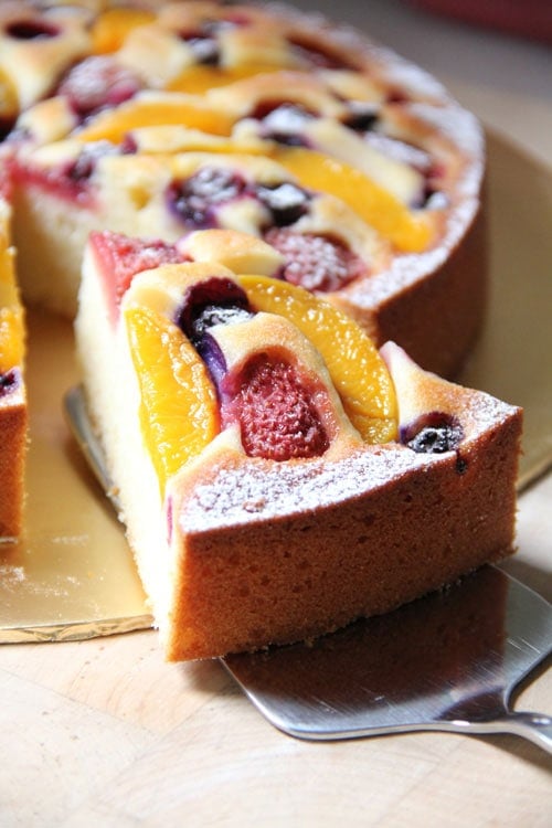 Easy homemade baked fruity pastry whole cake.