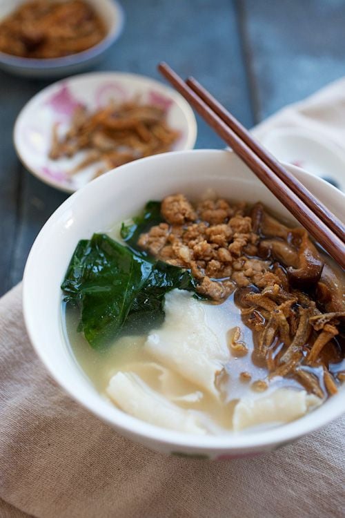 Pan Mee - Malaysian dish with hand-torn noodles in a rich anchovy broth and topped with ground pork, veggie and crispy anchovies | rasamalaysia.com