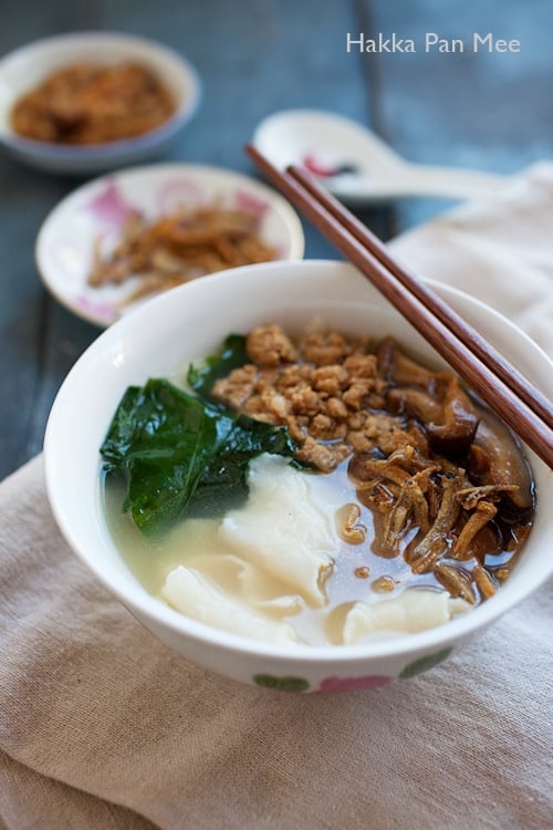 Easy and delicious homemade Malaysian Hakka pan mee made with homemade noodles, anchovy broth, ground pork, veggie and crispy anchovies.