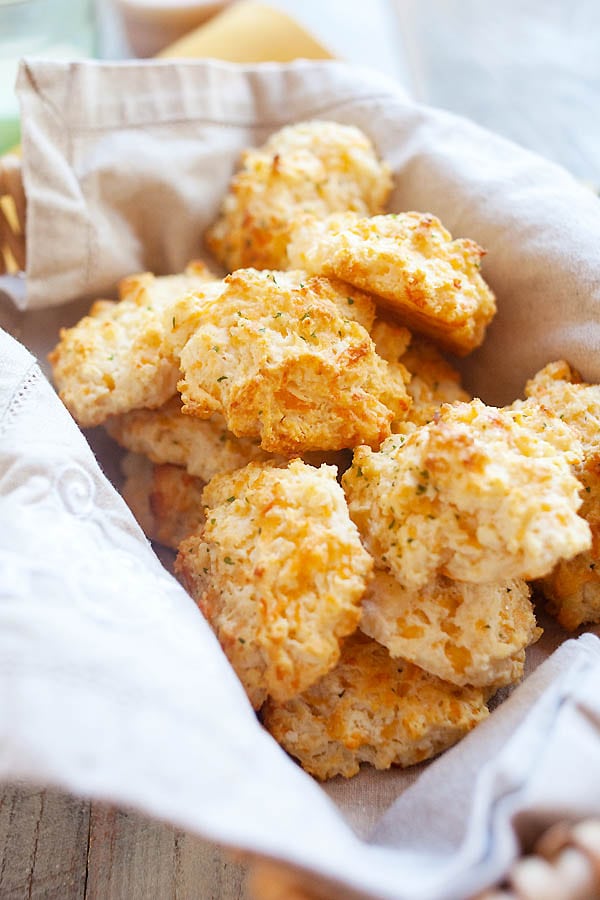 Red lobster biscuits in a basket.