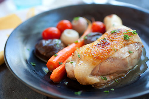 Pan fry chicken and braised on low heat braised chicken recipe.