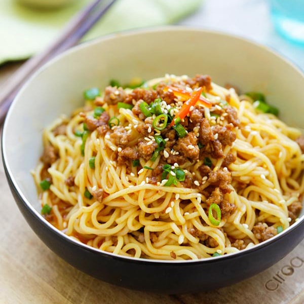 Dan Dan Noodles | Easy Delicious Recipes