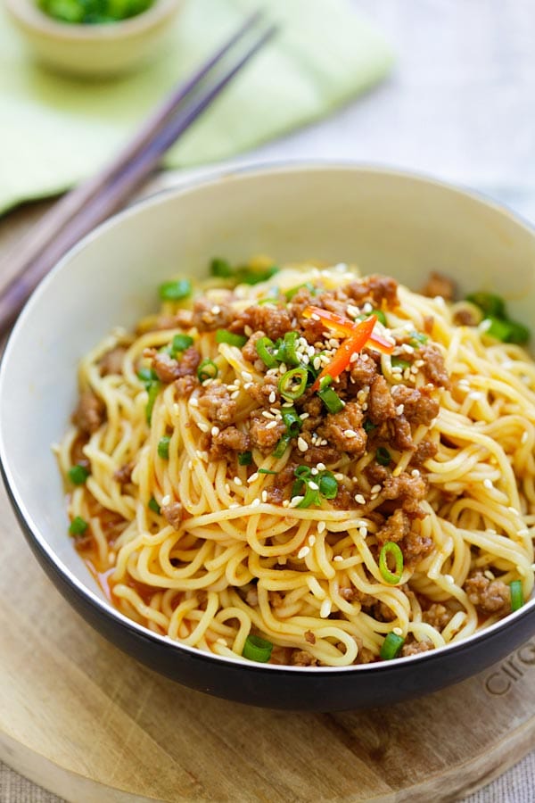 Easy homemade spicy Sichuan Dan Dan Mian with ground meat and noodle sauce.