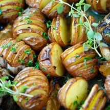 Garlic Herb Roasted Potatoes