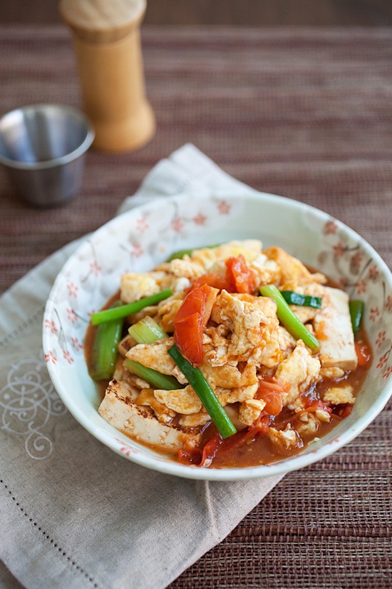 Easy Asian tomato egg dish with tofu.