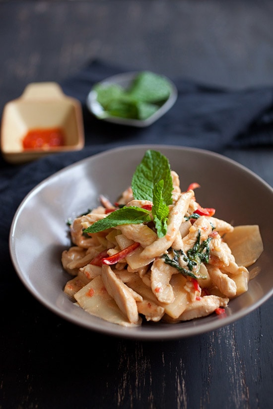 Easy Stir Fry Thai chili chicken serve in a bowl.