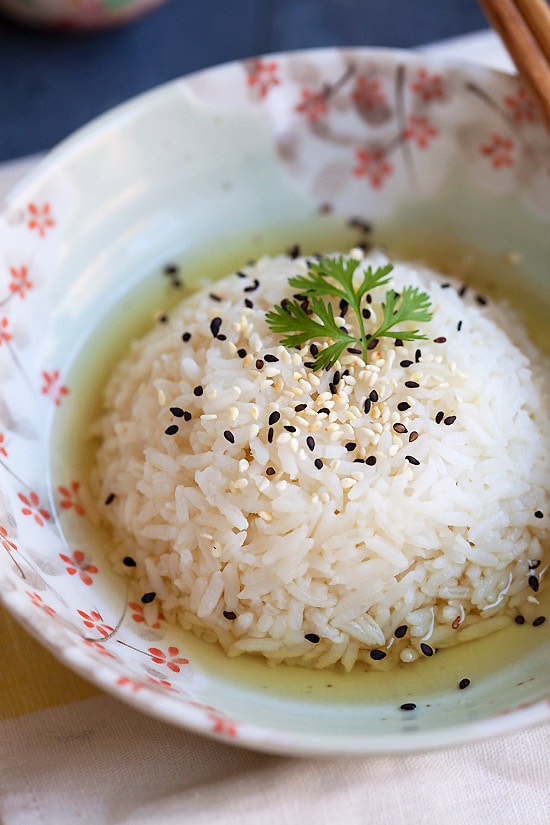 Homemade easy rice with green tea, ready to serve.