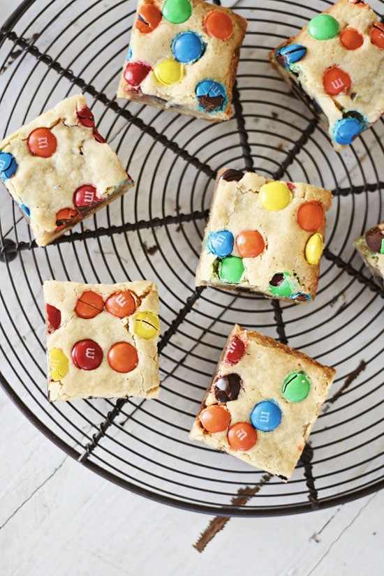 Loaded M&M's Oreo Bars Recipe - Averie Cooks