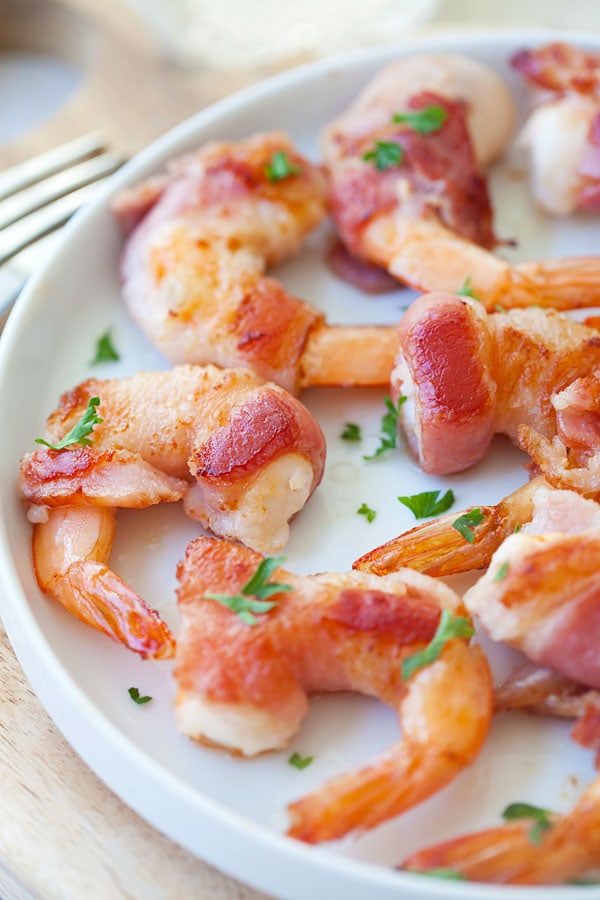 Bacon-wrapped shrimp appetizer.