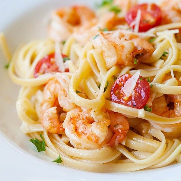 Shrimp Scampi Linguine (with Wine!) - Rasa Malaysia