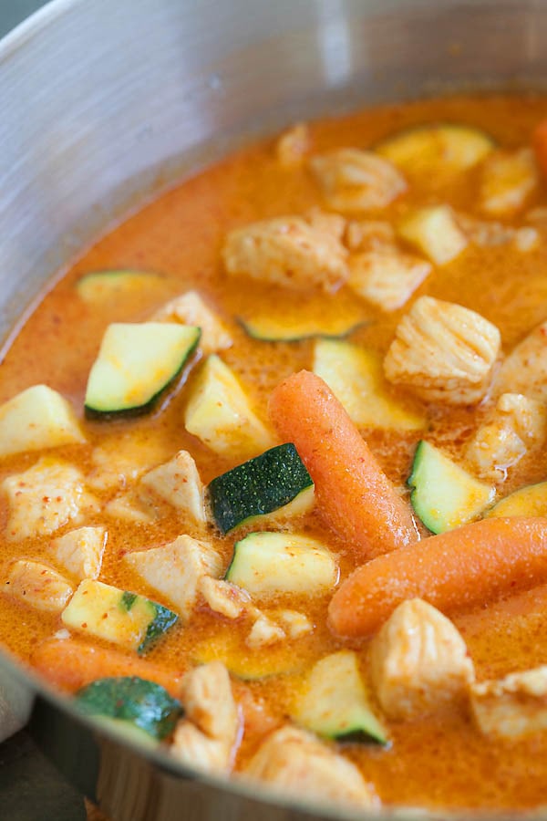 Easy homemade Thai red curry with vegetables.