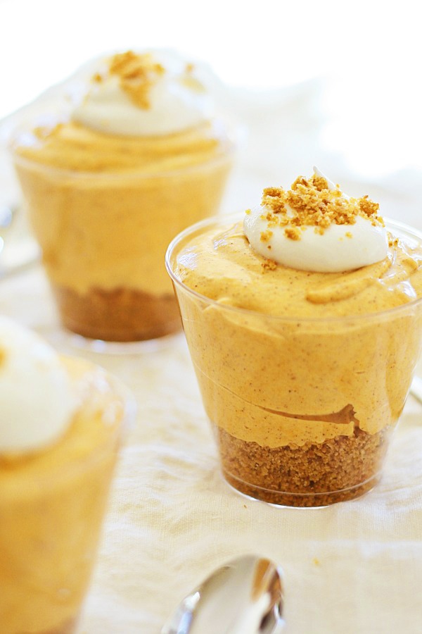 Quick and easy no-bake fall pumpkin cheesecake with easy ingredients of pumpkin, cream cheese and sugar.